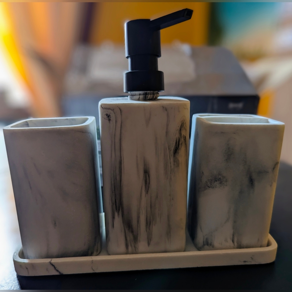 Luxe Bathroom Accessories Set BNIB